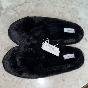 New.  Old Navy faux fur slippers